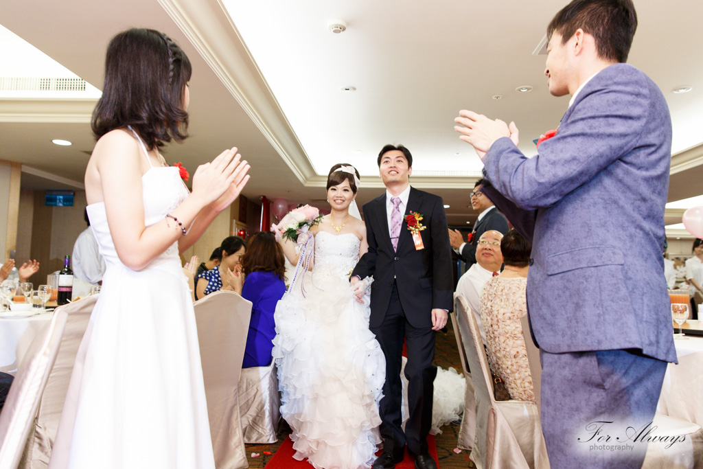 亮鈞巧伶 迎娶喜宴 兄弟大飯店 婚攝包子 永恆記憶 婚禮攝影 台北婚攝 #婚攝 #婚禮攝影 #台北婚攝 #婚禮拍立得 #婚攝拍立得 #即拍即印 #婚禮紀錄 #婚攝價格 #婚攝推薦 #拍立得 #婚攝價格 #婚攝推薦